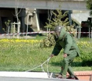 Polis bariyerinde bomba paniği