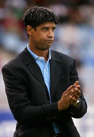 Rijkaard:'Bizim için çok önemli bir galibiyet aldık'