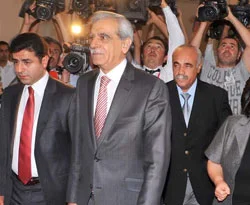 Türk: Açılımı siyasete alet etmeyin