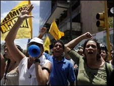Venezuela'da halk ayaklandı