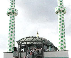 Almanya'dan benekli minare açılımı