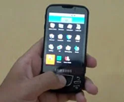 Android temelli akıllı cep geldi