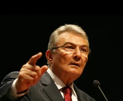 Baykal'dan "yandaş yargı" çıkışı