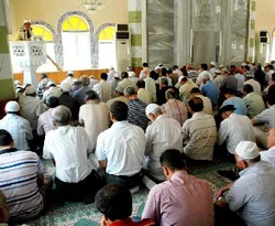 Camideki vaaz evlere giriyor