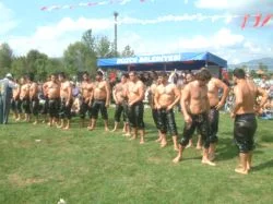 Düzce'de yağlı güreşler büyük ilgi gördü