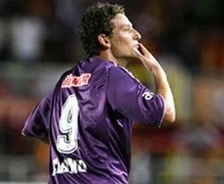 Fenerliler Elano'ya böyle takıldı