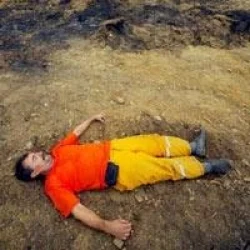 Göçük altındaki işçi aranıyor