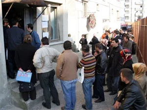 İşsiz sayısı bir yılda 972 bin arttı