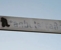 'İstanbul Caddesi'ne çirkin saldırı