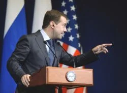 Medvedev: 2012'de yeniden başkan olurum