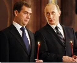 Medvedev: Gelecek akıllı politikacıların