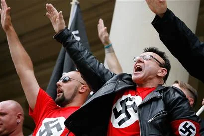 Nazi karşıtı gösteride 19 kişi yaralandı