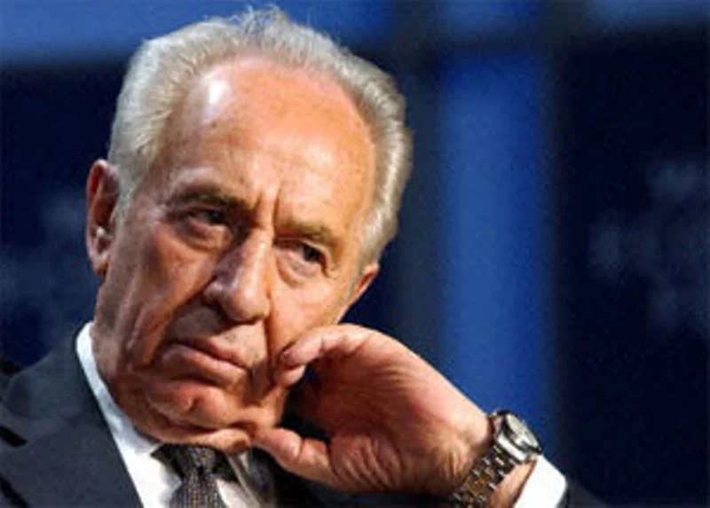 Peres toplantıda fenalaştı