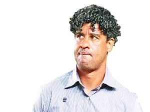 Rijkaard diken üstünde