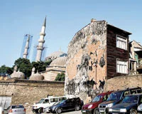 Tarihî Yarımada'da camiler yetim kaldı