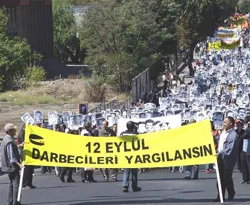 Terör 12 Eylül'den kalma; çözüm demokrasi