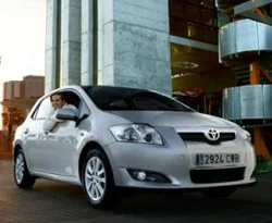 Toyota'da indirime devam