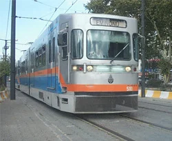 Tramvay istasyonunda kaza