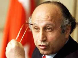 'Yaşar Nuri demagojinin dibini buldu'
