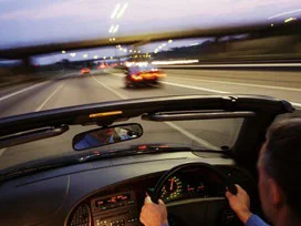 11 dakikada 15 trafik kuralını ihlal edince