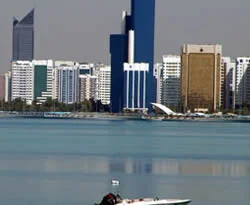 Abu Dabi'ye İsrail bayrağı çekildi!