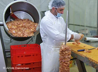 Almanya'da döner mercek altında