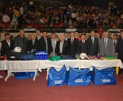 Bağcılar Belediyesi başarıyı ödüllendiriyor