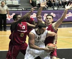 Beşiktaş farklı galibiyetle turladı