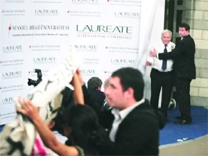 Bir Gün gazetesinden ayakkabılı manşet