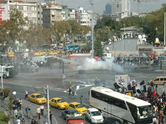 Cam çerçeve indiren yandı!