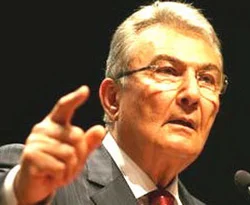 Deniz Baykal'a iki sürpriz...