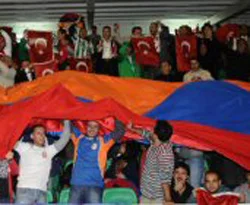 Ermenistan bayrağı ortalığı karıştırdı