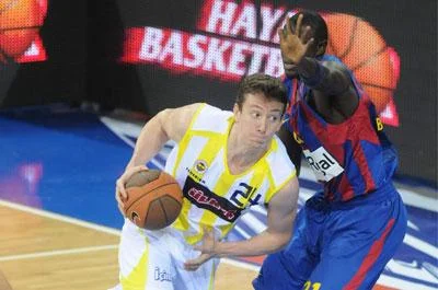Fenerbahçe Barcelona'ya mağlup oldu