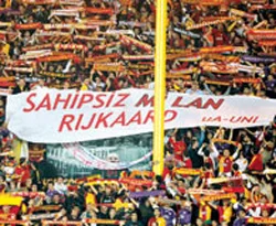 G.Saray taraftarından F.Bahçe'ye mesaj