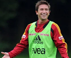 Harry Kewell gitmek istiyor!