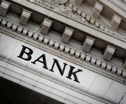 'İki yılda 200 banka kapanır'
