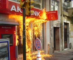 IMF, provokasyonculara alet oldu