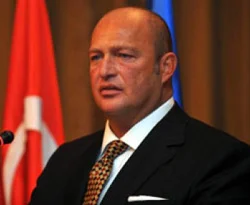 Koç: Açılım olacaksa baraj indirilmeli
