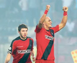 'Milan'a da frikikten bir gol atmıştım'