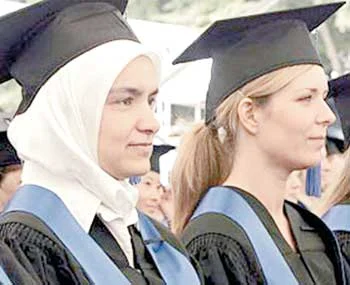 Müslüman öğrencilere "küstah" sorular