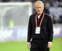 Mustafa Denizli rekora koşuyor