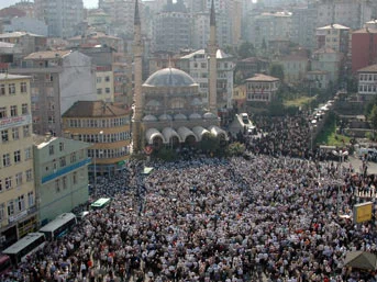 Mustafa Zavendikli`nin cenazesinde izdiham