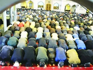 Okulda namaz Türk vekili gerdi