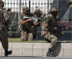 Pakistan ordu karargahına baskın: 19 ölü