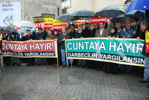 Taksim'den darbecilere öfke