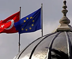 Türkiye'ye Kıbrıs ve Kürt Açılımı övgüsü