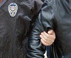 15 kamu görevlisi gözaltında