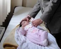 3 aylık bebeği sokağa attılar