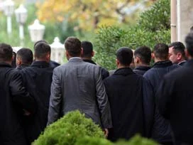 5 Asker serbest bırakıldı