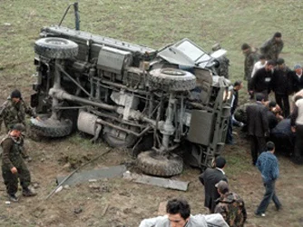 Ağrı'da askeri araç devrildi: 1 şehit